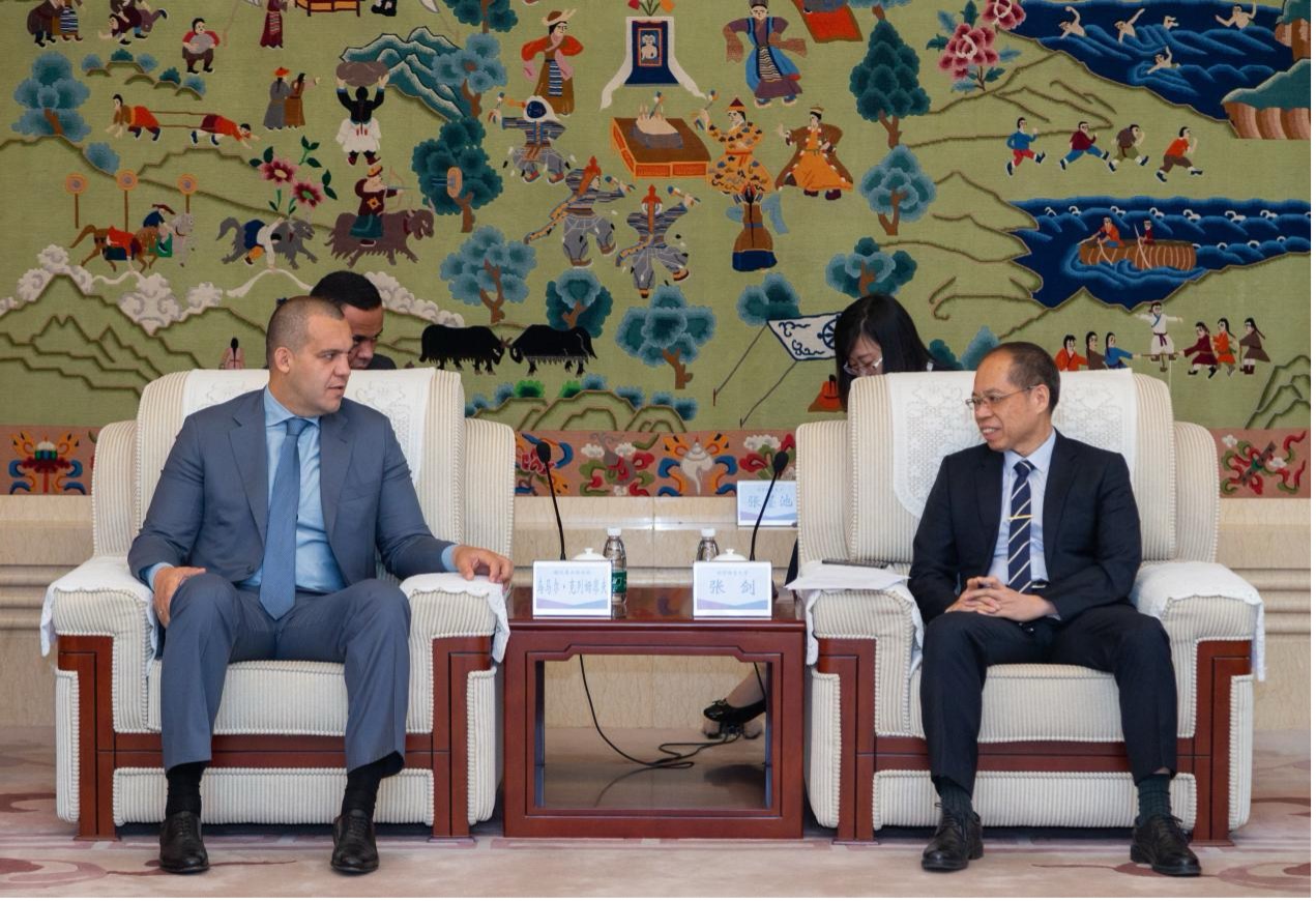 IBA President meets with the President of Beijing Sport University