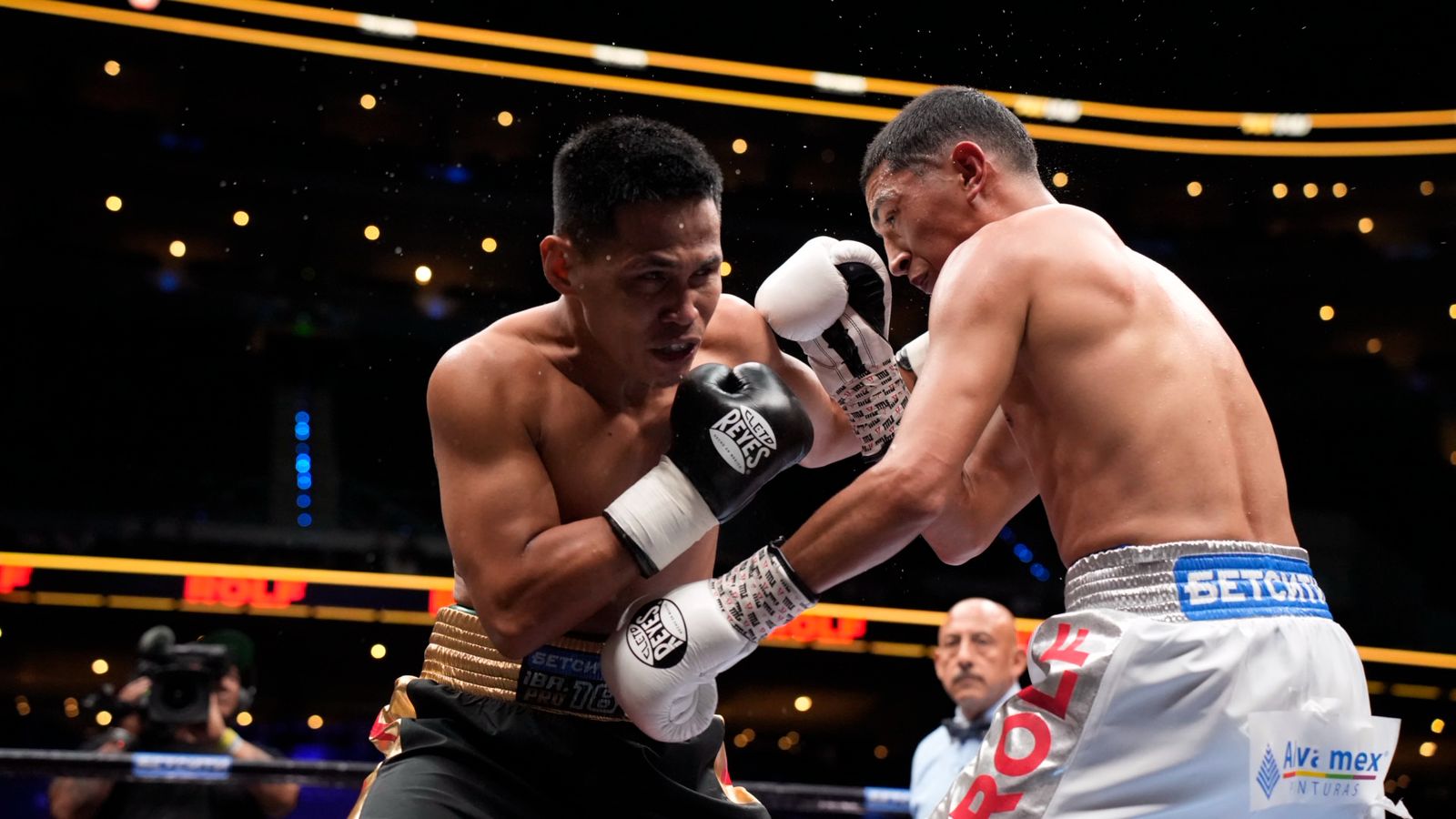 Ayala Lardizabal stops Mama as IBA PRO 18 delivers dramatic night in Mexico City